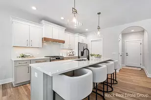 8422 Ravinewood Dr, Jenison, MI 49428 - Photo 16