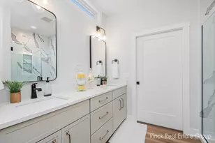 8422 Ravinewood Dr, Jenison, MI 49428 - Photo 26