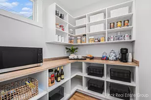 8422 Ravinewood Dr, Jenison, MI 49428 - Photo 14