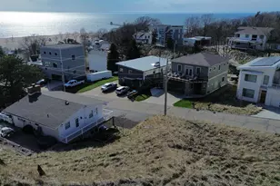 134 Prospect St, Grand Haven, MI 49417 - Photo 1