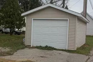 307 New York Ave, Dowagiac, MI 49047 - Photo 16