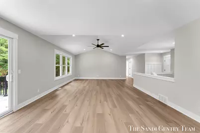 5128 Henry Street, Norton Shores, MI 49441 - Photo 10