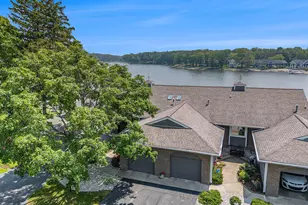 606 Edgewater Ct, Spring Lake, MI 49456 - Photo 2