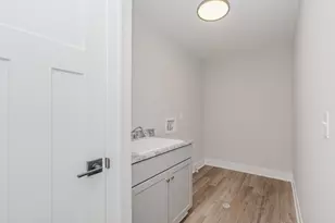 1303 Gallery Pointe Dr, Saline, MI 48176 - Photo 16