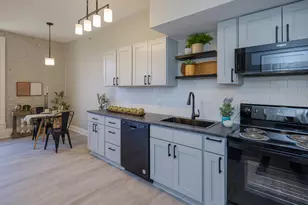 201 E Michigan Ave, Paw Paw, MI 49079 - Photo 8