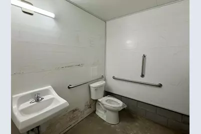 1054 W Sherman Boulevard #104, Muskegon, MI 49441 - Photo 10