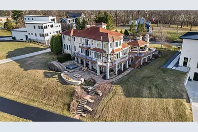 651 Sul Lago S, Benton Harbor, MI 49022 - Photo 2