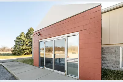 641 S Crystal Avenue, Benton Harbor, MI 49022 - Photo 2