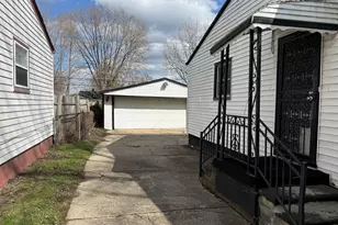 22458 Hillock Ave, Warren, MI 48089 - Photo 2