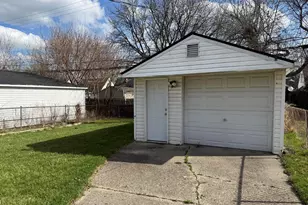 17728 Toepfer Dr, Eastpointe, MI 48021 - Photo 2