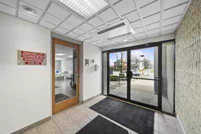 306 W Washington Avenue #105, Jackson, MI 49201 - Photo 4