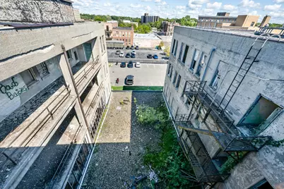 93 W Wall Street, Benton Harbor, MI 49022 - Photo 20