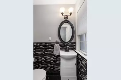 240 McKinley Avenue, Grosse Pointe Farms, MI 48236 - Photo 12