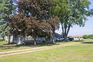 25544 Gage St, Dowagiac, MI 49047 - Photo 1