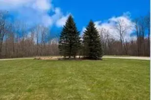 263 Cedar Creek Dr, Battle Creek, MI 49015 - Photo 2