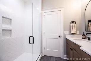 581 Sun Vale Ln, Grandville, MI 49418 - Photo 16