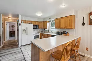 204 Crockett Dr, Quincy, MI 49082 - Photo 10