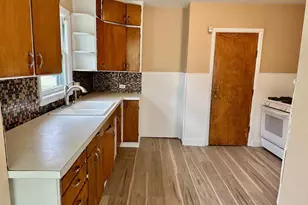 2128 Hoyt St, Muskegon, MI 49444 - Photo 8