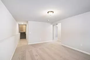 637 Manorwood Cir, Benton Harbor, MI 49022 - Photo 14