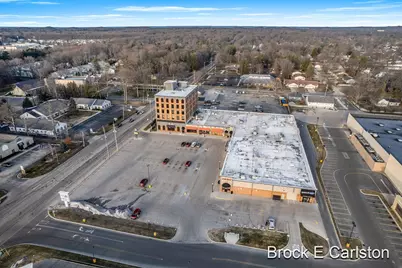 950 W Norton Avenue #302, Muskegon, MI 49441 - Photo 2