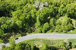 7076 Bentwood Trail, Kalamazoo, MI 49009 - Photo 10