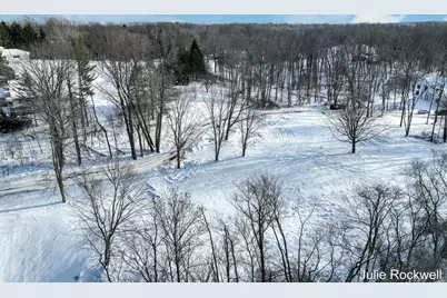 4268 Bradford Street NE, Grand Rapids, MI 49525 - Photo 2