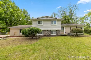 421 Sunview Ave, Portage, MI 49002 - Photo 1