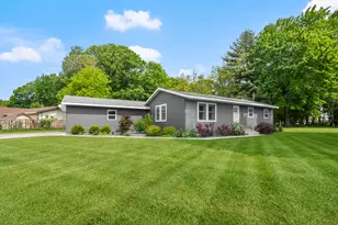 345 N 4th Ave, Fruitport, MI 49415 - Photo 2
