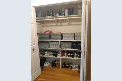 481 Village Oak Ct, Ann Arbor, MI 48103 - Photo 4