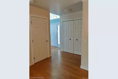 481 Village Oak Ct, Ann Arbor, MI 48103 - Photo 10