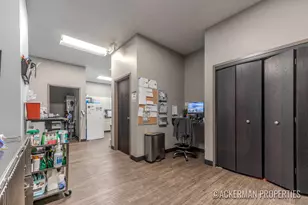 1052 Wealthy St SE, Grand Rapids, MI 49506 - Photo 20