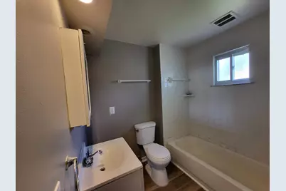 23077 Piper Avenue, Eastpointe, MI 48021 - Photo 10