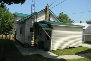 302 1st St, Ludington, MI 49431 - Photo 4