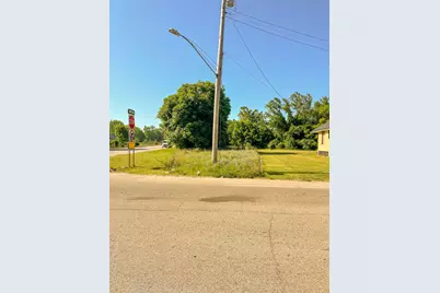 992 Highland Avenue, Benton Harbor, MI 49022 - Photo 2