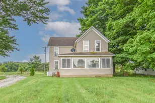 1085 E Chicago Rd, Quincy, MI 49082 - Photo 1