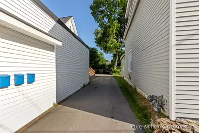 1205 Bridge Street NW, Grand Rapids, MI 49504 - Photo 2