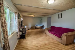 712 S Lagrave St, Paw Paw, MI 49079 - Photo 8