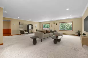 22100 N Uldriks Dr, Battle Creek, MI 49017 - Photo 10