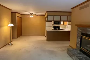 30566 Oakridge Manor Dr, Roseville, MI 48066 - Photo 2