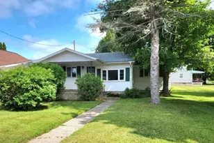 4914 Main St, Onekama, MI 49675 - Photo 2