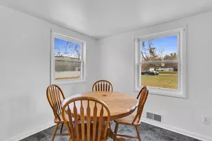 230 W Prospect St, Jackson, MI 49203 - Photo 8