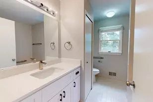 2425 Foxway Dr, Ann Arbor, MI 48105 - Photo 8