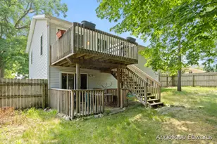 1563 Amberly Dr SE, Grand Rapids, MI 49508 - Photo 18