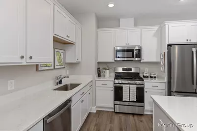2229 Watertown Way NE, Grand Rapids, MI 49505 - Photo 4