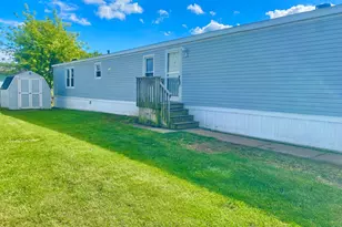 1204 Hancock Ct, Potterville, MI 48876 - Photo 2