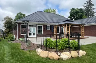 221 N Manning St, Hillsdale, MI 49242 - Photo 14