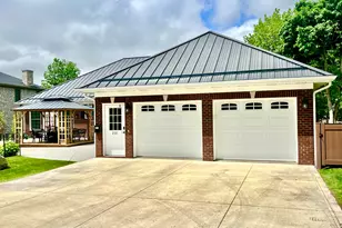 221 N Manning St, Hillsdale, MI 49242 - Photo 18