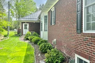 221 N Manning St, Hillsdale, MI 49242 - Photo 10