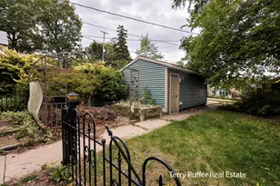 528 Woodlawn St SE, Grand Rapids, MI 49507 - Photo 4