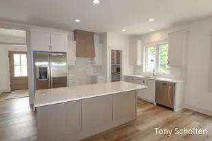 5178 Blendon Mdw Cir, Hudsonville, MI 49426 - Photo 2